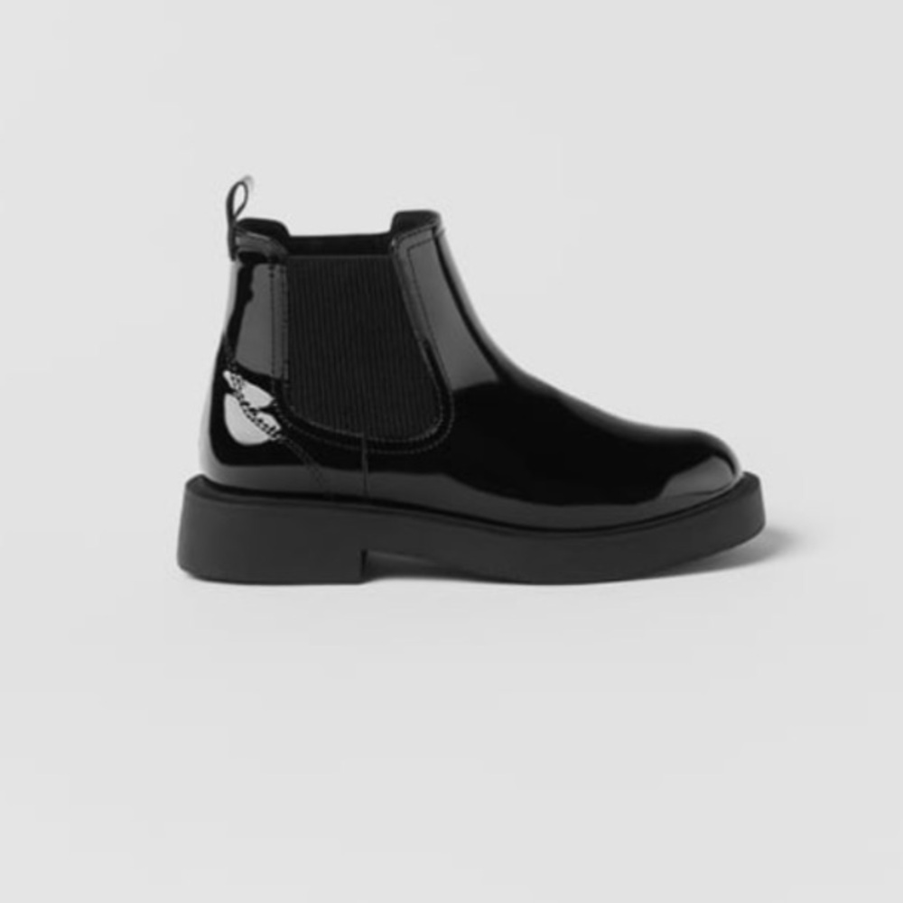 🖤 ZARA kids patent leather ankle boots